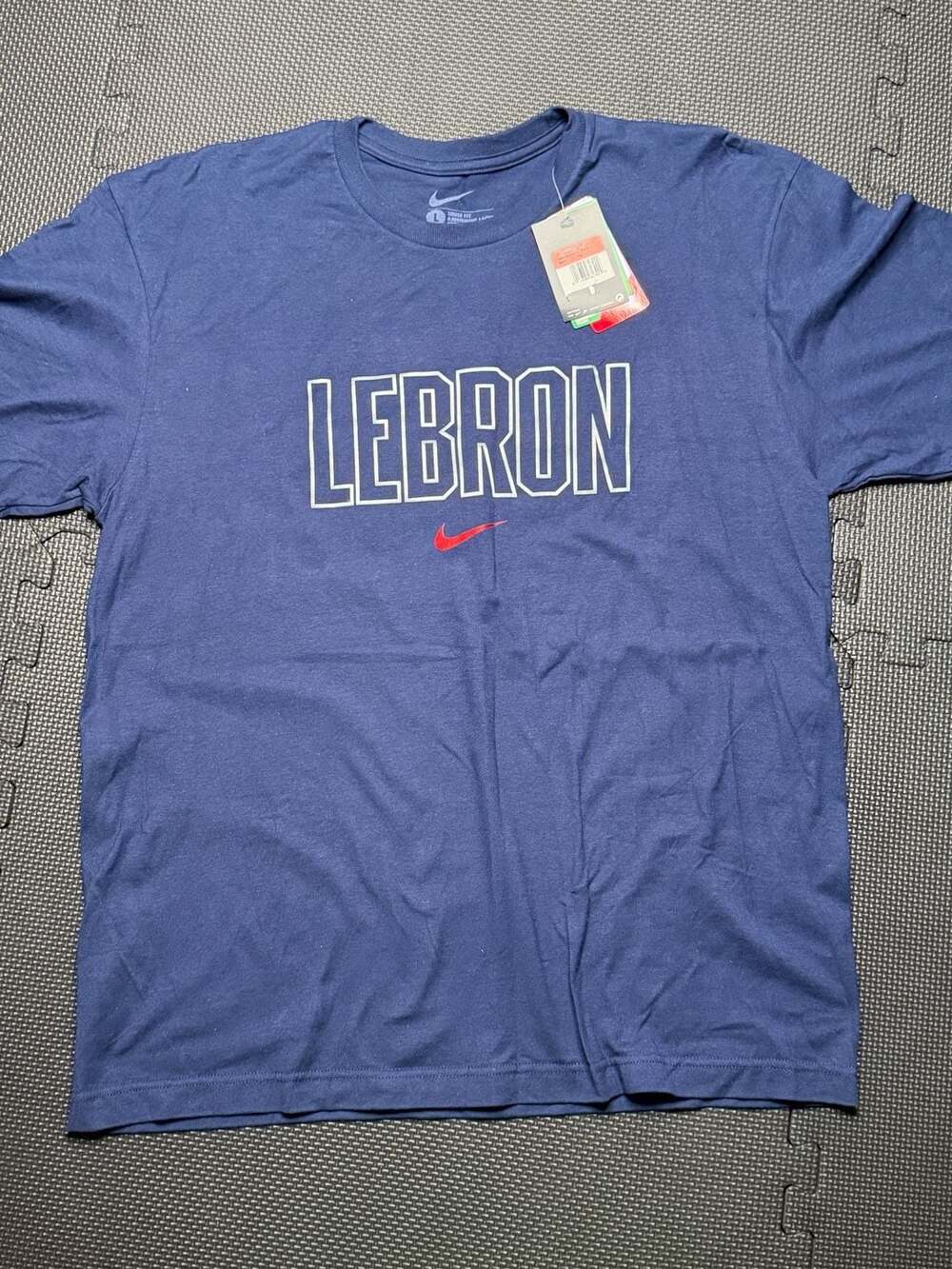 Nike LeBron James Number 6 Witness Navy Blue T-Shirt Size Large New with Tags